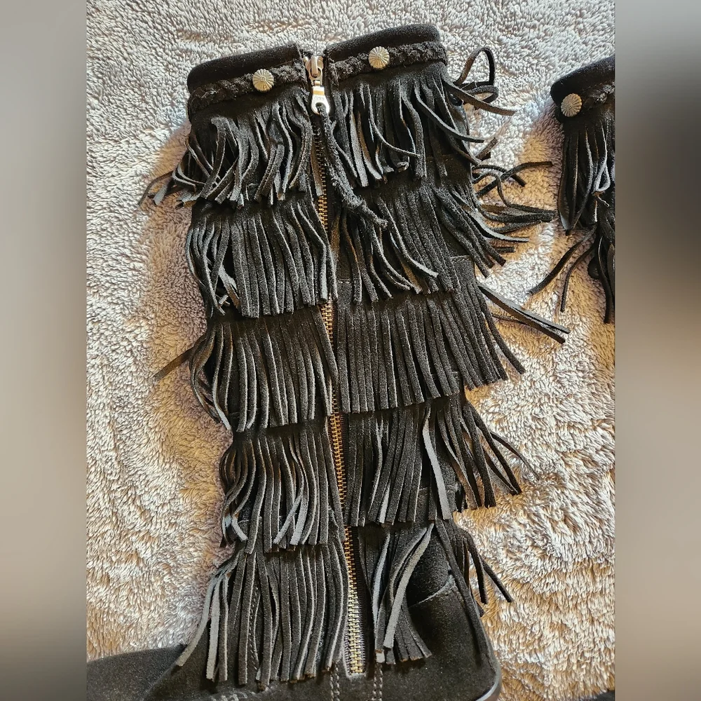 Minnetonka Tall 5 Layer Fringe Boots - Picture 7 of 7